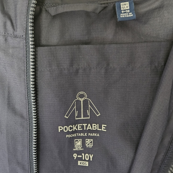Uniqlo Boys Pocketable Parka UPF 50+. Navy Blue - Picture 2 of 4